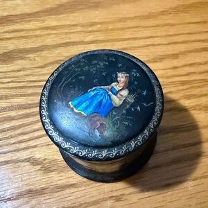 Vintage Russian Lacquer Trinket Jewelry Pill Box Mother of Pearl Inlay